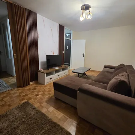 Viktor Apartment