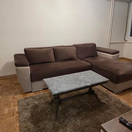Viktor Apartment *
