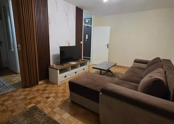 Viktor Apartment